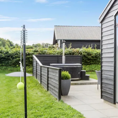 4 Bedroom Pet Friendly In Prázdninový dům *